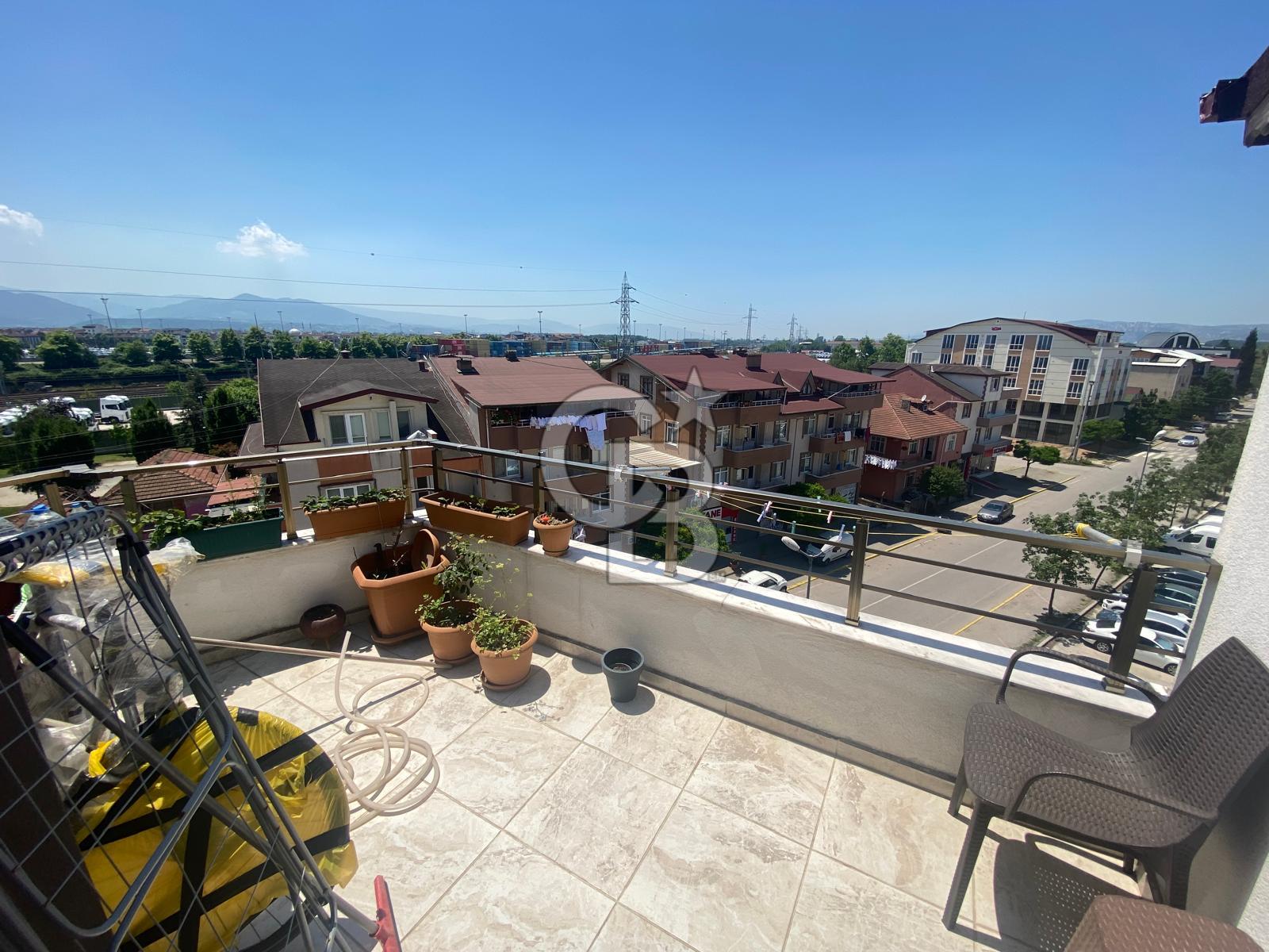 KARTEPE İSTASYON MAHALLESİ'NDE SATILIK 3+1 ÇATI DUBLEKS DAİRE