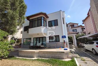 Bahçeli, Yarı Olimpik Havuzlu Lüks Site İçi Tripleks Villa