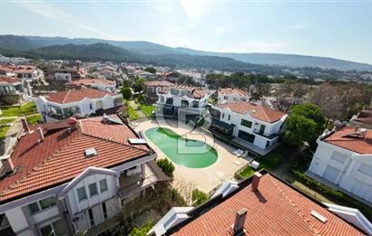 ÇANAKKALE GÜZELYALI'DA SİTE İÇİNDE YENİLENMİŞ 4+1 SATILIK VİLLA