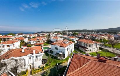 ÇANAKKALE GÜZELYALI'DA SİTE İÇİNDE YENİLENMİŞ 4+1 SATILIK VİLLA