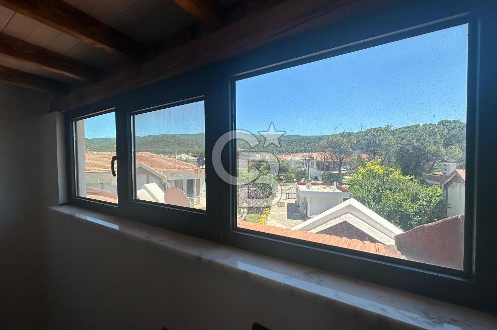 ÇANAKKALE GÜZELYALI'DA SİTE İÇİNDE YENİLENMİŞ 4+1 SATILIK VİLLA