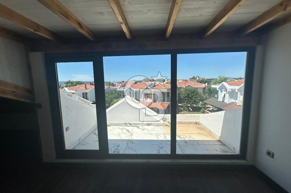 ÇANAKKALE GÜZELYALI'DA SİTE İÇİNDE YENİLENMİŞ 4+1 SATILIK VİLLA