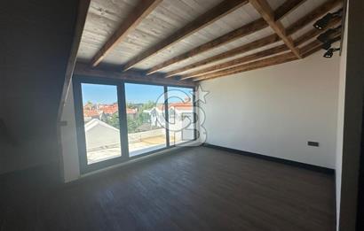 ÇANAKKALE GÜZELYALI'DA SİTE İÇİNDE YENİLENMİŞ 4+1 SATILIK VİLLA