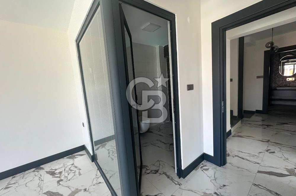 ÇANAKKALE GÜZELYALI'DA SİTE İÇİNDE YENİLENMİŞ 4+1 SATILIK VİLLA