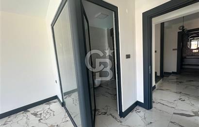 ÇANAKKALE GÜZELYALI'DA SİTE İÇİNDE YENİLENMİŞ 4+1 SATILIK VİLLA