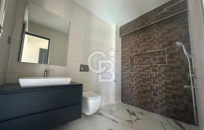 ÇANAKKALE GÜZELYALI'DA SİTE İÇİNDE YENİLENMİŞ 4+1 SATILIK VİLLA