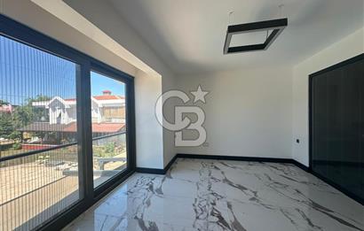 ÇANAKKALE GÜZELYALI'DA SİTE İÇİNDE YENİLENMİŞ 4+1 SATILIK VİLLA