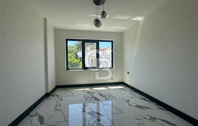 ÇANAKKALE GÜZELYALI'DA SİTE İÇİNDE YENİLENMİŞ 4+1 SATILIK VİLLA