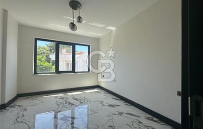 ÇANAKKALE GÜZELYALI'DA SİTE İÇİNDE YENİLENMİŞ 4+1 SATILIK VİLLA