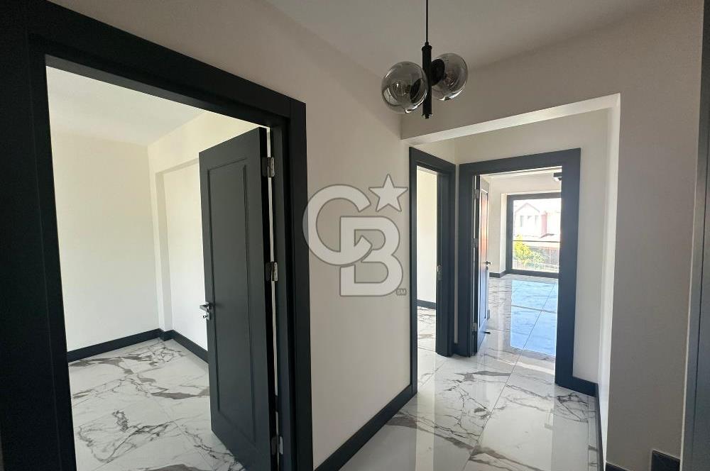 ÇANAKKALE GÜZELYALI'DA SİTE İÇİNDE YENİLENMİŞ 4+1 SATILIK VİLLA