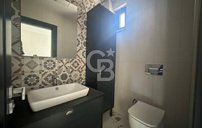 ÇANAKKALE GÜZELYALI'DA SİTE İÇİNDE YENİLENMİŞ 4+1 SATILIK VİLLA