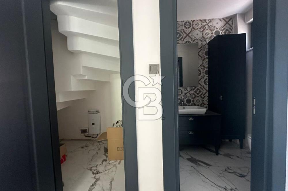 ÇANAKKALE GÜZELYALI'DA SİTE İÇİNDE YENİLENMİŞ 4+1 SATILIK VİLLA