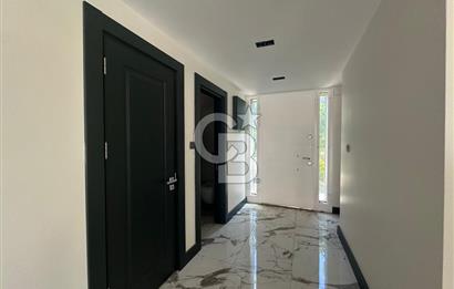 ÇANAKKALE GÜZELYALI'DA SİTE İÇİNDE YENİLENMİŞ 4+1 SATILIK VİLLA