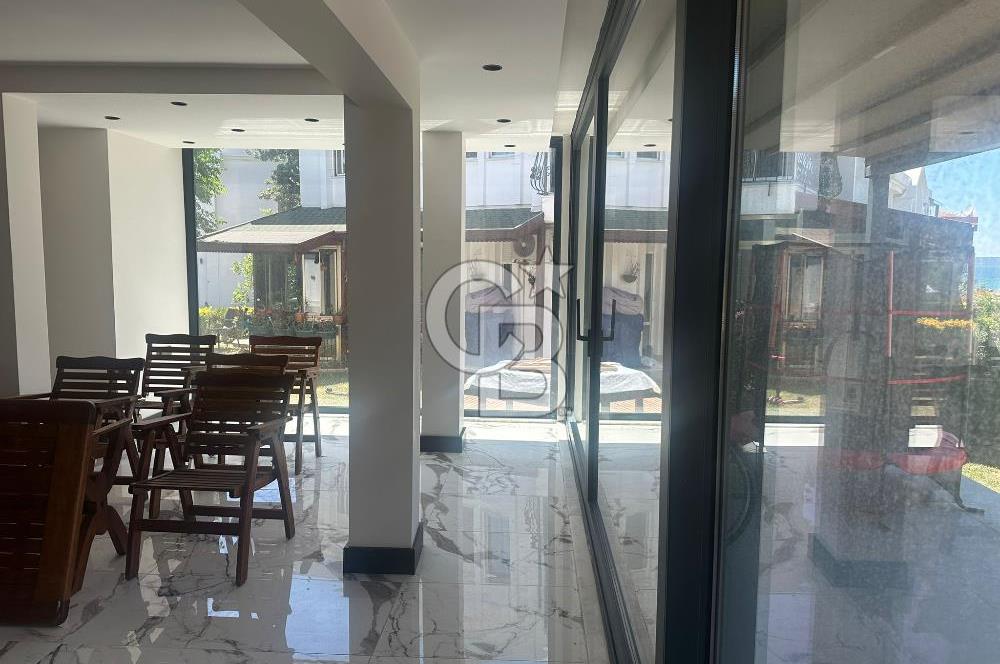 ÇANAKKALE GÜZELYALI'DA SİTE İÇİNDE YENİLENMİŞ 4+1 SATILIK VİLLA