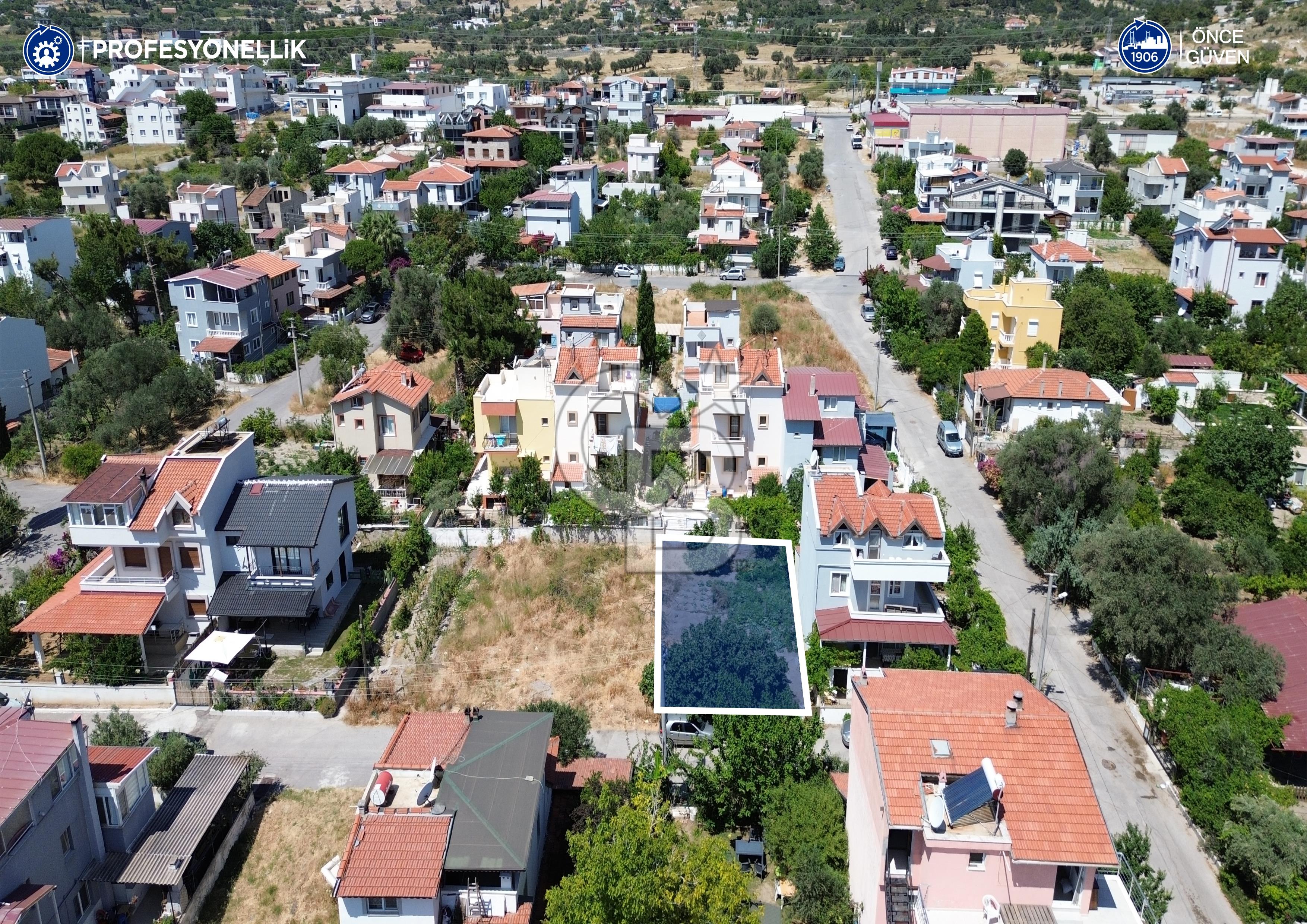 Karaburun Mordoğan Merkez'de Villa İmarlı 200 m2 Arsa
