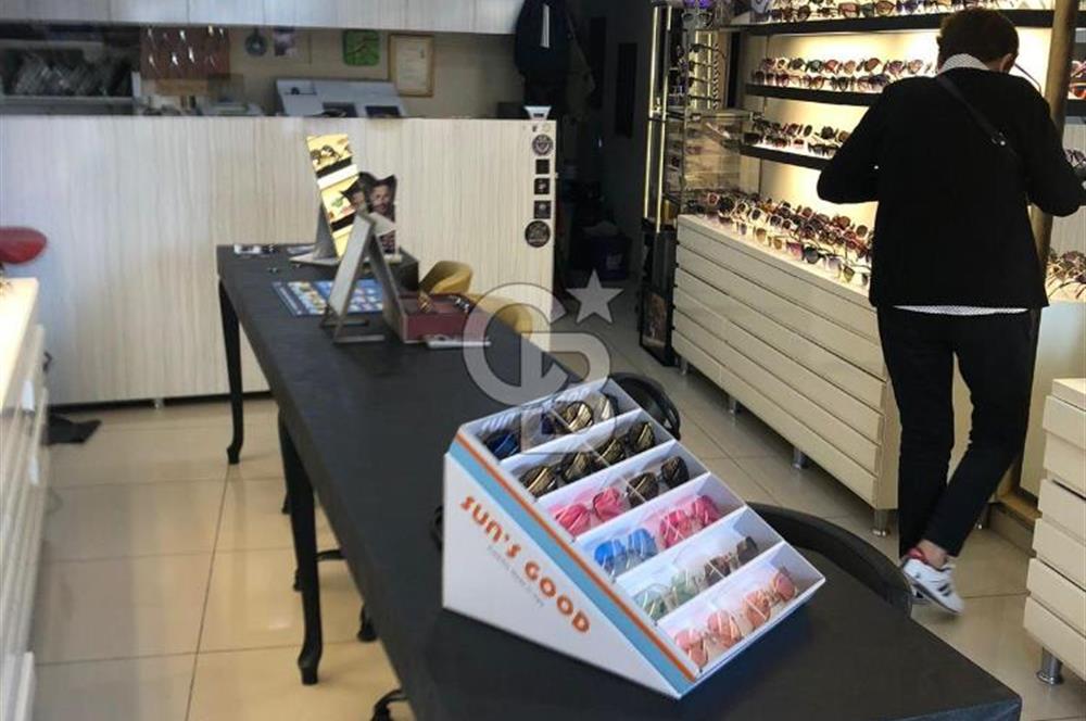 Çırağan caddesi üzerinde satılık dükkan