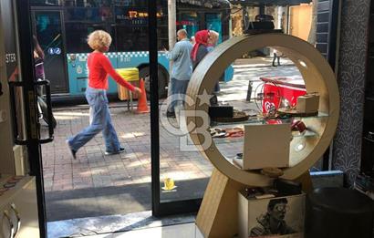 Çırağan caddesi üzerinde satılık dükkan