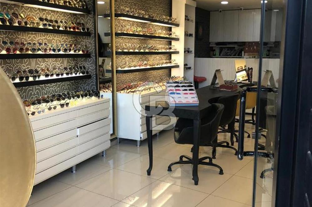 Çırağan caddesi üzerinde satılık dükkan
