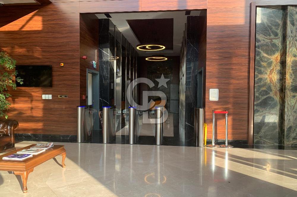 ÇUKURANBAR 1071 USTA PLAZADA ŞEHİR MANZARALI SATILIK LÜKS OFİS