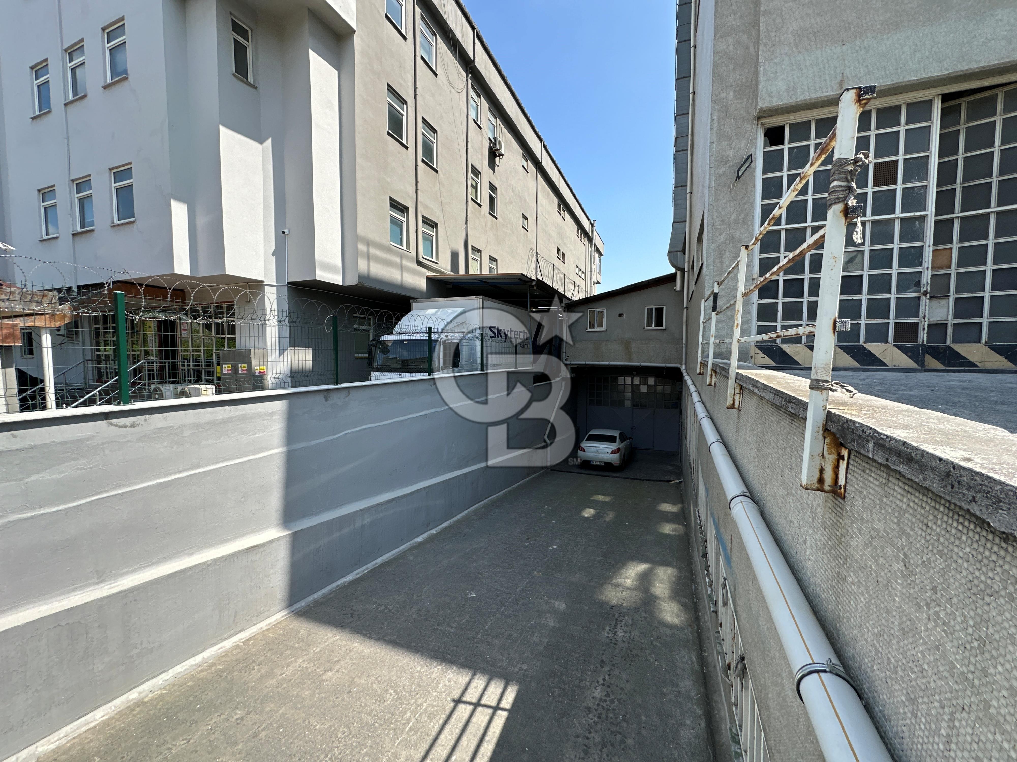 Beylikdüzü OSB Kiralık 1.900m2 Fabrika Depo Giriş Katı