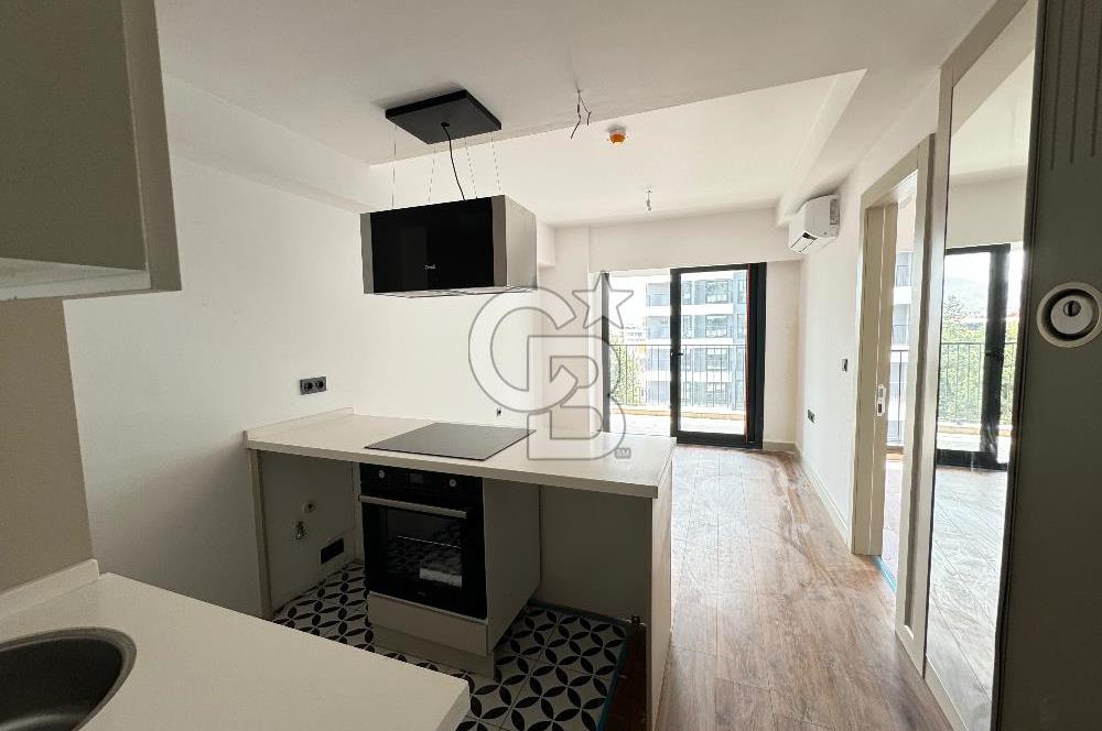 İZMİR BORNOVA PASSA NOVA DA HAVUZ CEPHELİ KİRALIK 1+1 DAİRE