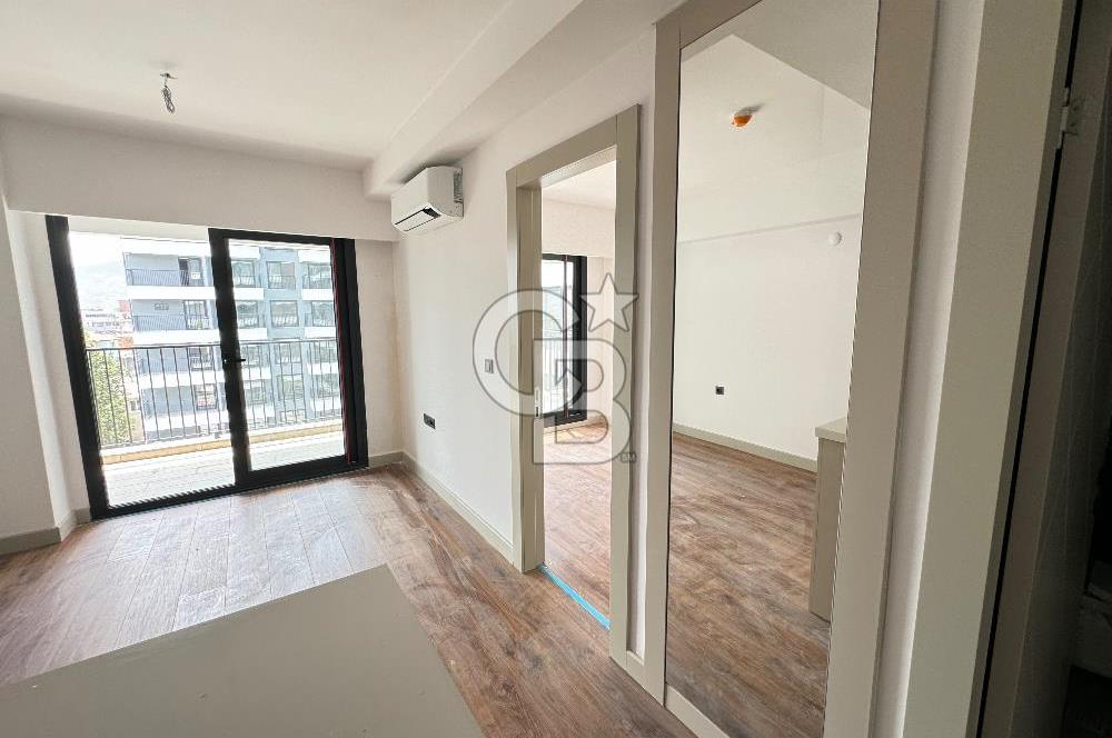 İZMİR BORNOVA PASSA NOVA DA HAVUZ CEPHELİ KİRALIK 1+1 DAİRE