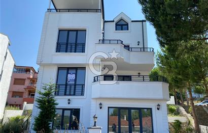 YALOVA TERMAL AKKÖY MENGÜÇ SİTESİNDE 6+2 LÜKS VİLLA!.