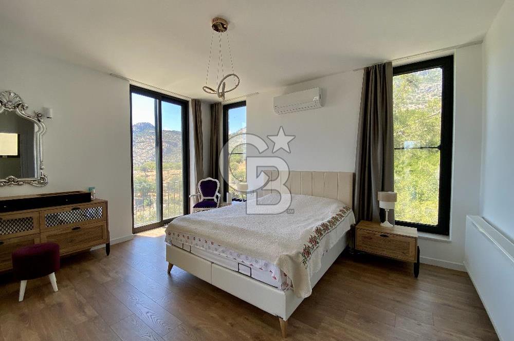 Datça Emecik Mahallesi'nde 861m²Arsa İçinde 390m² Lüks 4+1 Villa