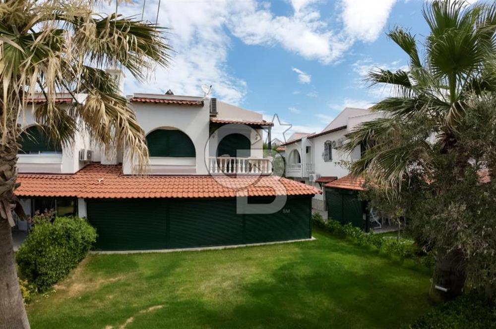 Ayvalık Sarımsaklı İnci Sitesi 4+1 Denize Sıfır Tripleks Villa