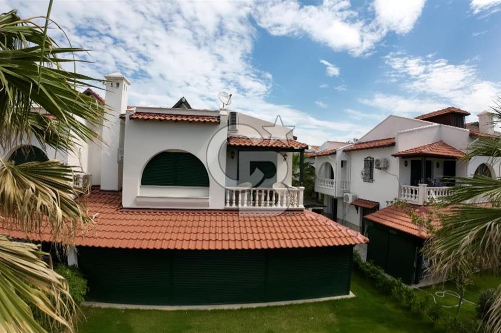 Ayvalık Sarımsaklı İnci Sitesi 4+1 Denize Sıfır Tripleks Villa