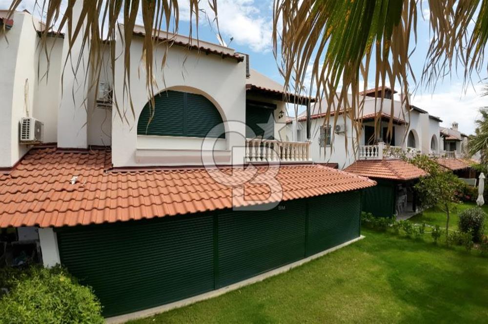 Ayvalık Sarımsaklı İnci Sitesi 4+1 Denize Sıfır Tripleks Villa