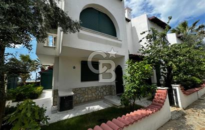 Ayvalık Sarımsaklı İnci Sitesi 4+1 Denize Sıfır Tripleks Villa