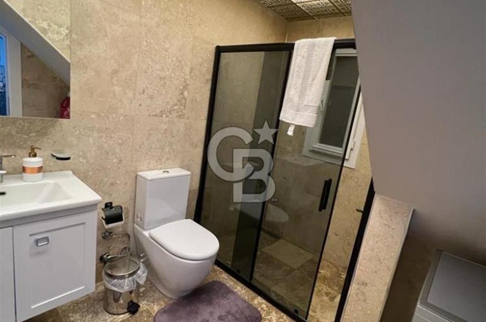 Ayvalık Sarımsaklı İnci Sitesi 4+1 Denize Sıfır Tripleks Villa
