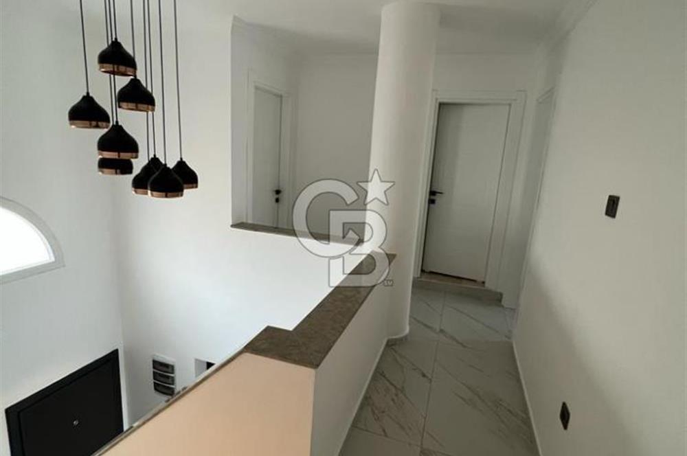 Ayvalık Sarımsaklı İnci Sitesi 4+1 Denize Sıfır Tripleks Villa