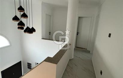 Ayvalık Sarımsaklı İnci Sitesi 4+1 Denize Sıfır Tripleks Villa