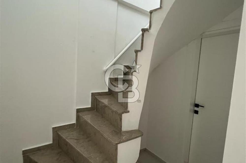 Ayvalık Sarımsaklı İnci Sitesi 4+1 Denize Sıfır Tripleks Villa