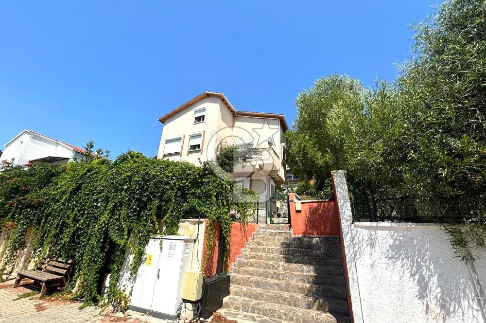 Güzelbahçe Yamaç Evler Sitesinde Kiralık Villa