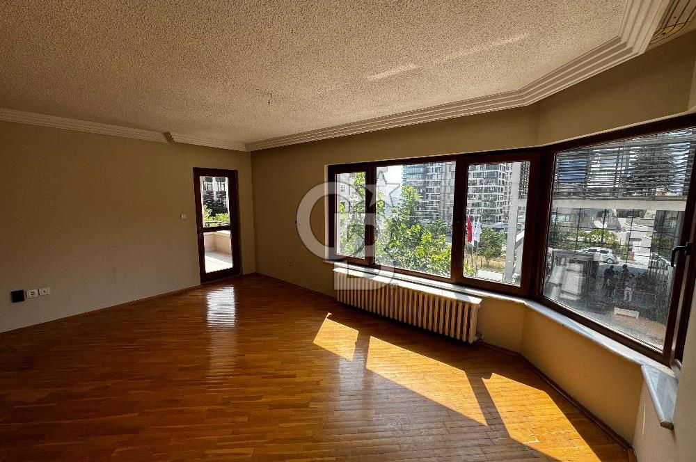 ÇANKAYA İLKBAHAR MAH. TURAN GÜNEŞ BULVARI KİRALIK 4+1 130 M2