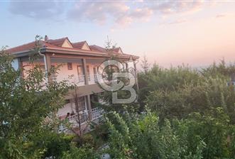 GÖLBAŞI BAHÇELİ EVLER 2 KATLI 9+1 GÖL MANZARALI SATILIK VİLLA