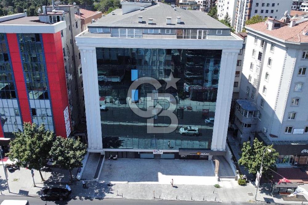 MALTEPE MİNİBÜS YOLUNDA NEFES PLAZA'DA YÜKSEK TAVANLI BÜRO/OFİS