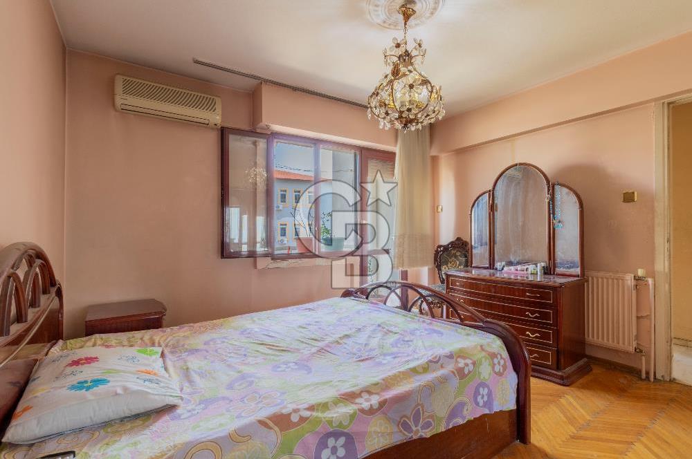 Karşıyaka İskelesi Karşısı Mükemmel Konumda 4+1 Yalı Dairesi