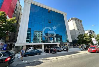 MALTEPE MİNİBÜS YOLUNDA NEFES PLAZA'DA YÜKSEK TAVANLI BÜRO/OFİS
