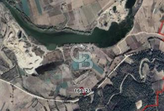 SELBÜKÜ SAKARYA NEHRİ MANZARALI ASFALT YOLA CEPHE 931 M2