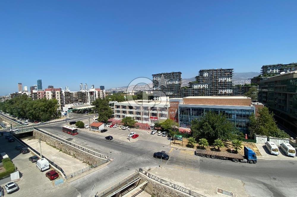 BORNOVA YEŞİLOVA MAH'de SATILIK 2+1 DAİRE