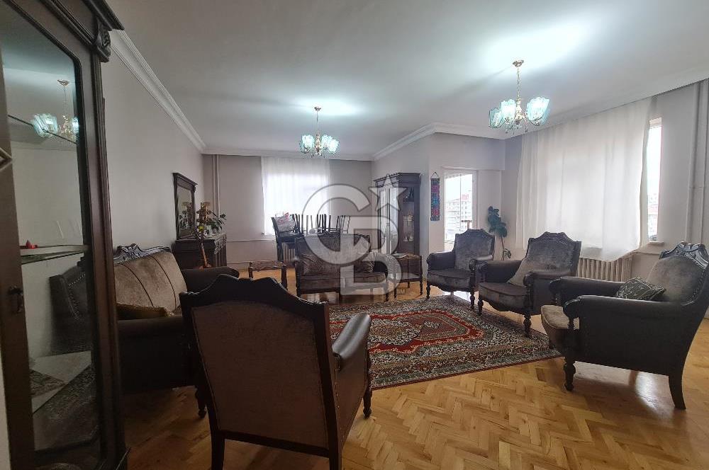 NENE HATUN'DA 3+1 GENİŞ SATILIK DAİRE 