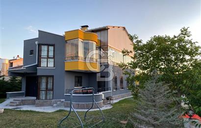 ÖzÇağla Sitesi 2 Katlı Villa, 5 Dönüm Arsa ile Birlikte Satılık 