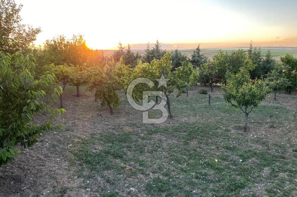 ÖzÇağla Sitesi 2 Katlı Villa, 5 Dönüm Arsa ile Birlikte Satılık 