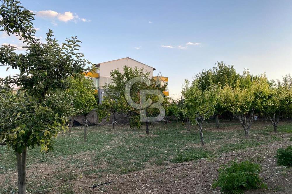 ÖzÇağla Sitesi 2 Katlı Villa, 5 Dönüm Arsa ile Birlikte Satılık 