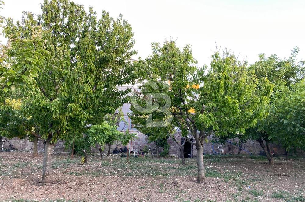 ÖzÇağla Sitesi 2 Katlı Villa, 5 Dönüm Arsa ile Birlikte Satılık 