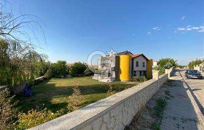 ÖzÇağla Sitesi 2 Katlı Villa, 5 Dönüm Arsa ile Birlikte Satılık 